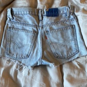 Levi Jean Shorts (mid-high waist)